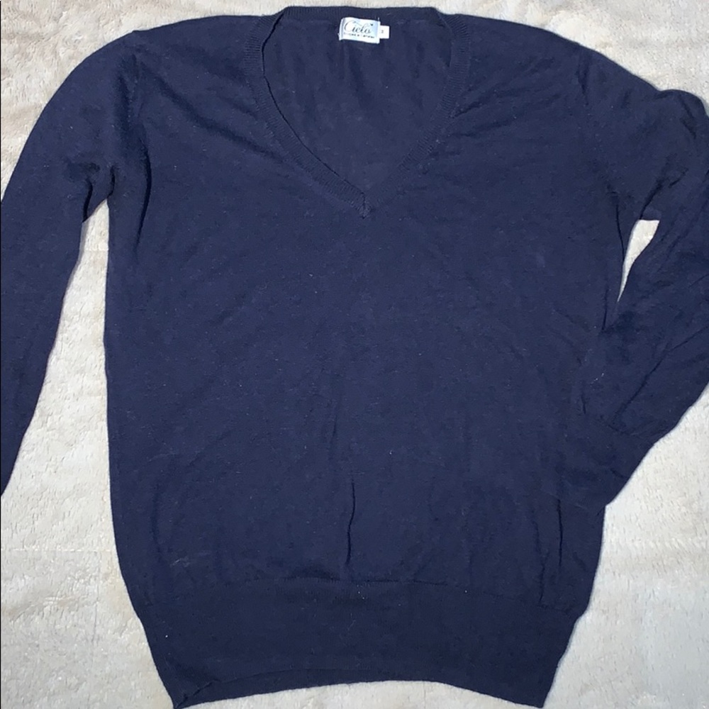 Cielo lightweight navy v-neck